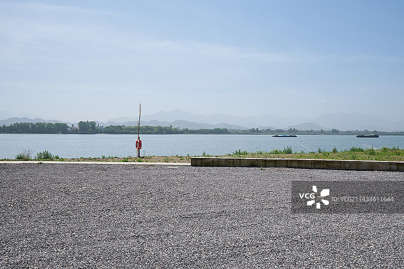 江边石子路图片素材