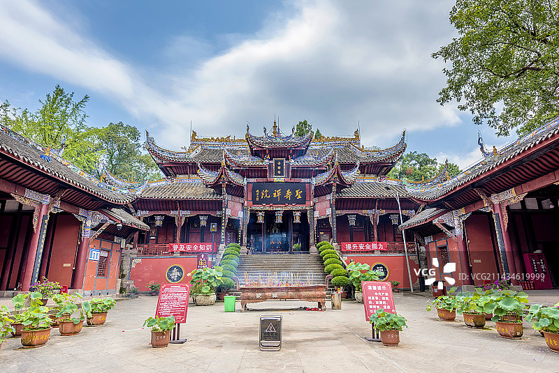 中国重庆大足石刻宝顶山景区圣寿寺图片素材