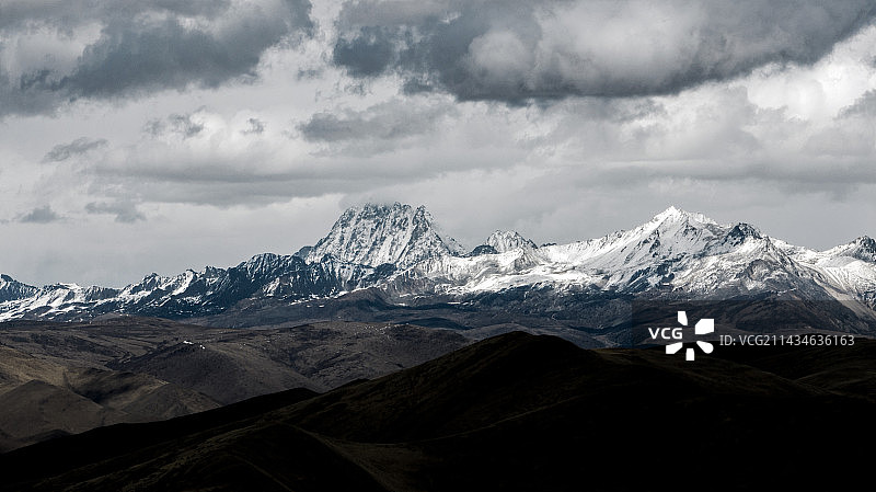 亚拉雪山图片素材
