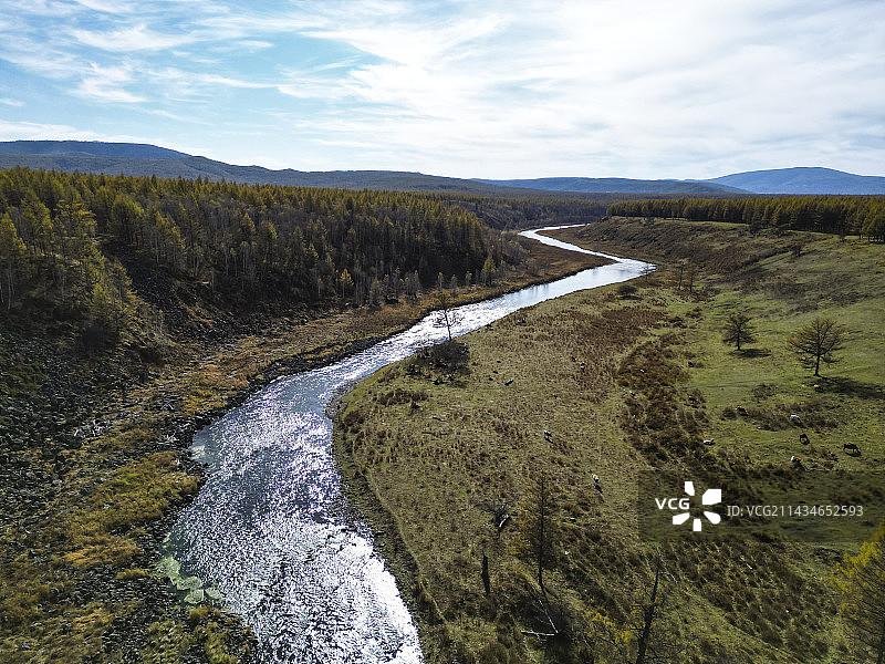 内蒙古自治区兴安盟阿尔山市阿尔山国家森林公园航拍视角秋天壮美风景图片素材