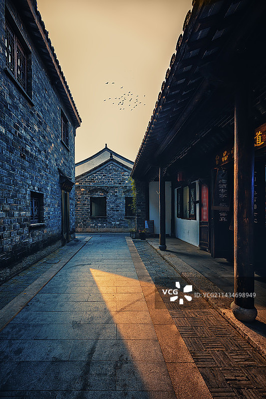 傍晚前光影中的古民居+老门东（南京）图片素材