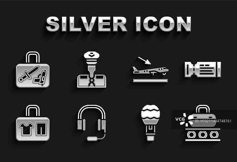 带麦克风的耳机与机票图片素材