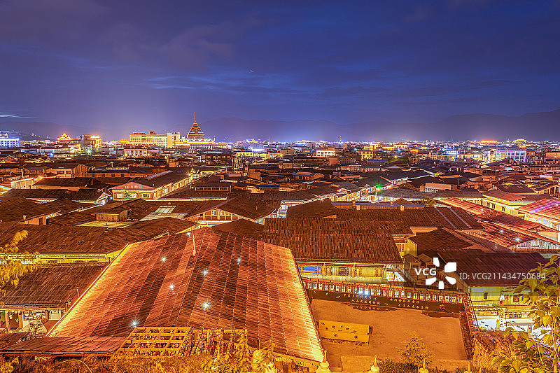 云南迪庆州香格里拉市独克宗古城图片素材