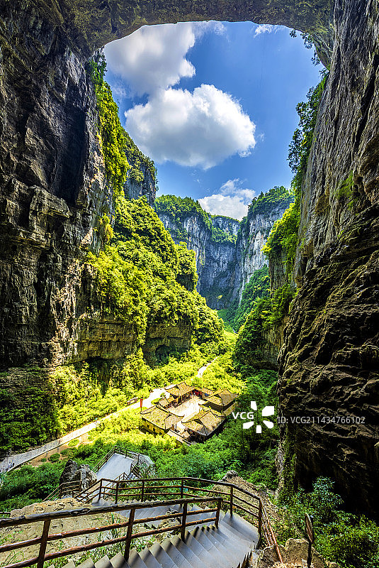 中国重庆武隆天生三桥景区天福官驿图片素材