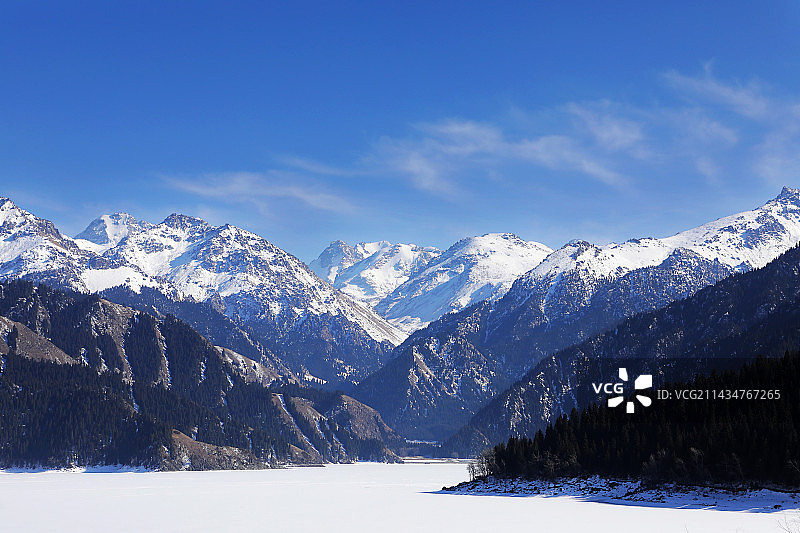 冬季的天山天池图片素材