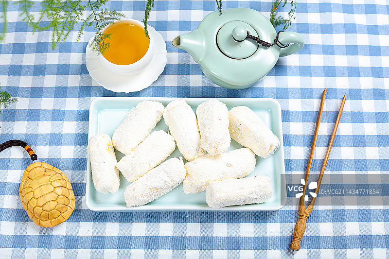 海南特产美食点心椰蓉酥饼图片素材