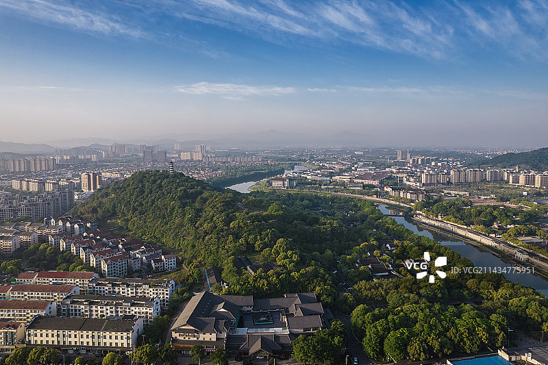 日出时分，诸暨城市风光航拍，浦阳江畔西施故里图片素材