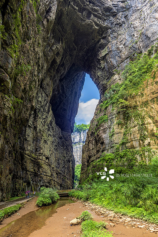 中国重庆武隆天生三桥景区青龙天坑图片素材