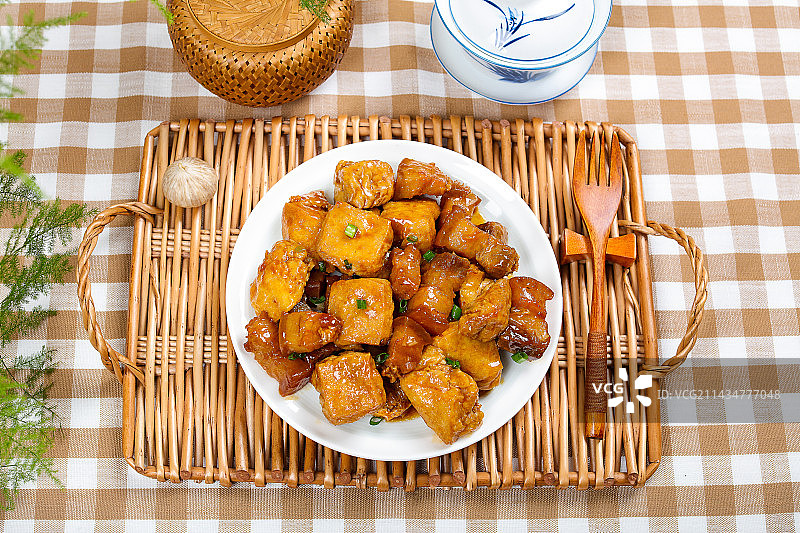 特色农家菜红烧肉焖豆腐泡图片素材