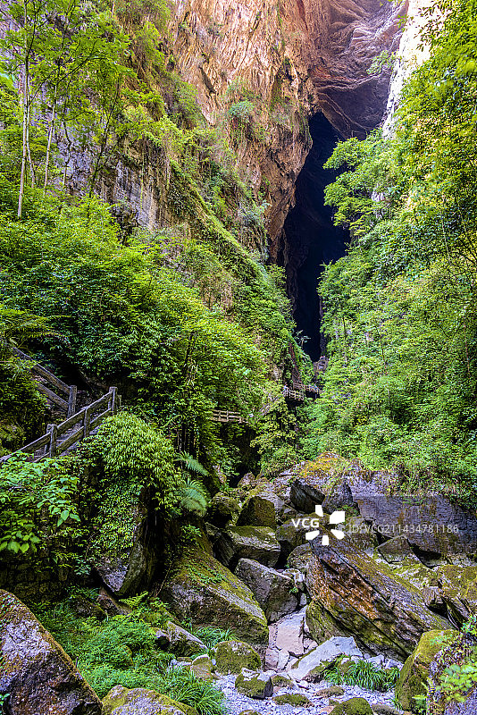 中国重庆武隆龙水峡地缝风光图片素材