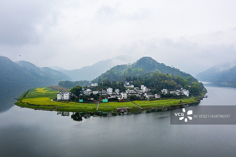 安徽歙县新安江山水画廊徽派风光图片素材
