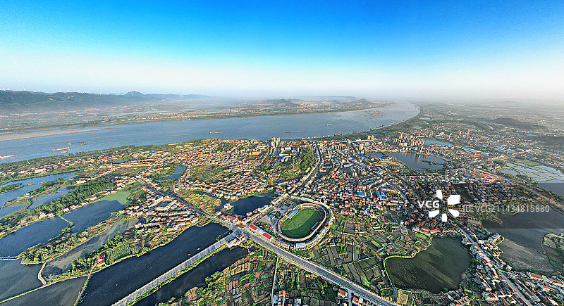 航拍蕲春古城蕲州李时珍体育馆风景图片素材