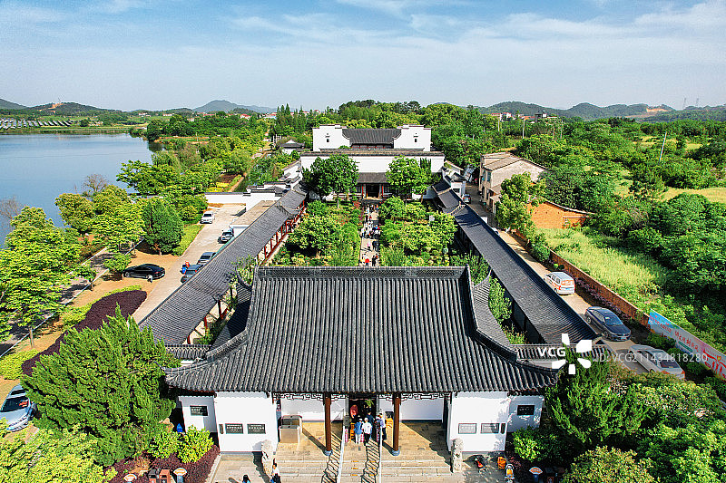 航拍蕲春古城蕲州李时珍纪念馆景区风景图片素材
