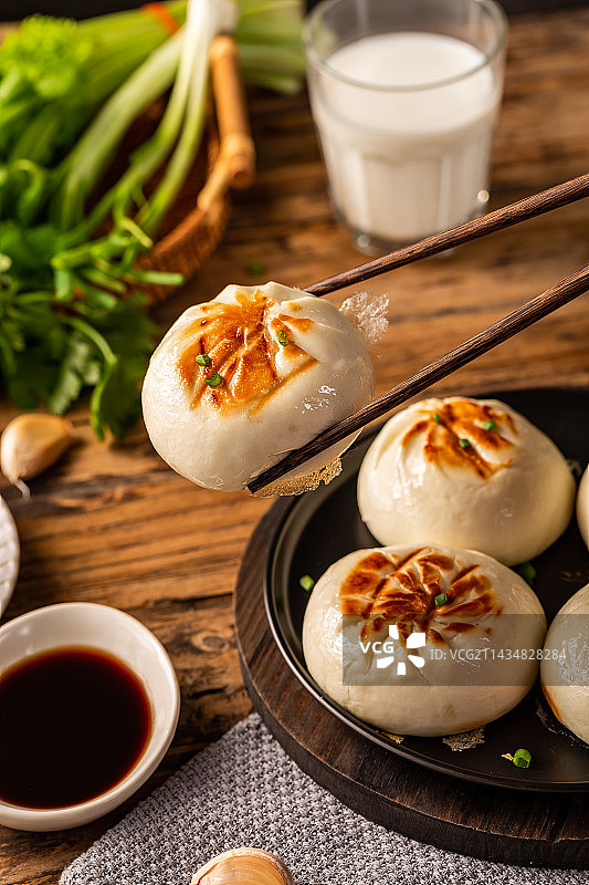 传统美食蒸煎包子图片素材