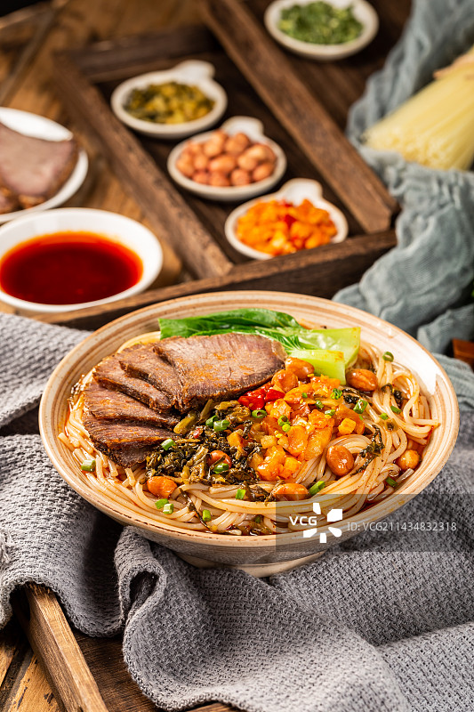 满满一碗牛肉粉图片素材