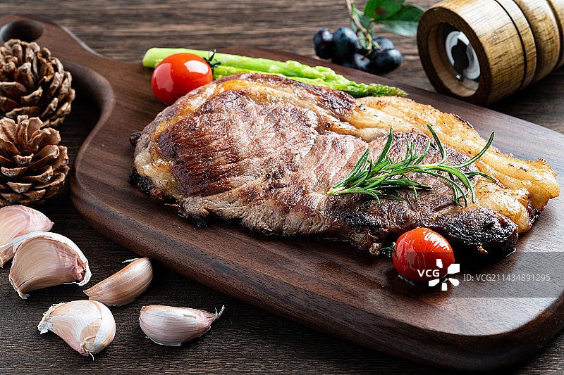 香煎西冷牛排图片素材