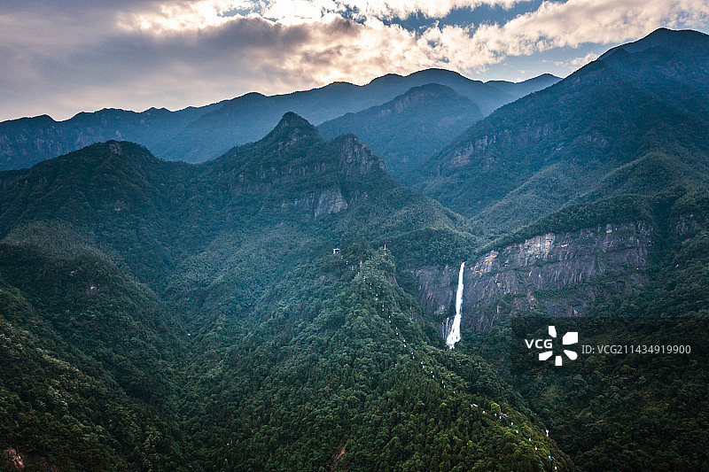庐山秀峰庐山瀑布李白瀑布开先瀑布航拍图片素材