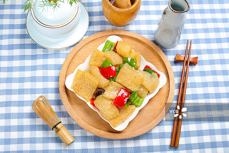 特色农家菜辣椒木耳炒猪脆皮图片素材