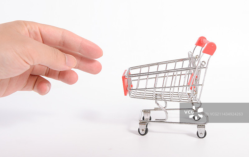 男性手部和手推车图片素材