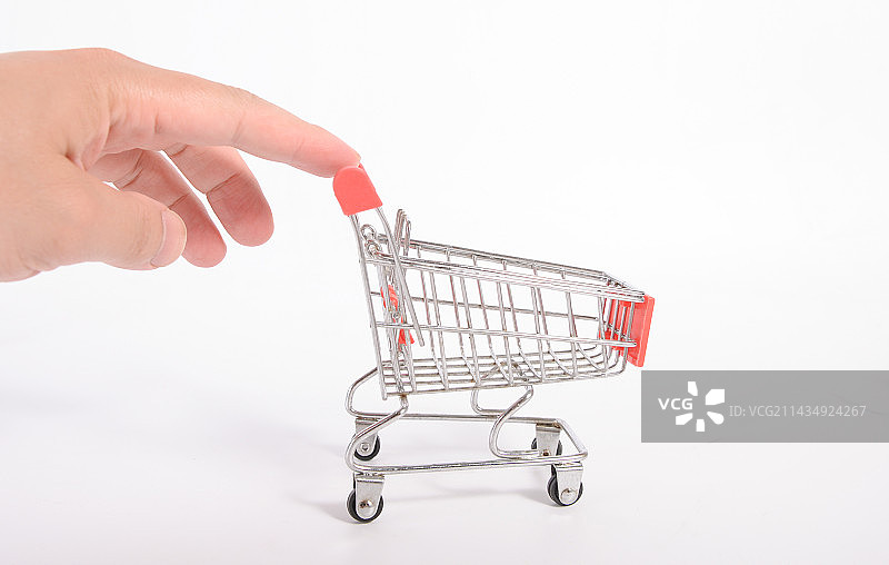 男性手部和手推车图片素材