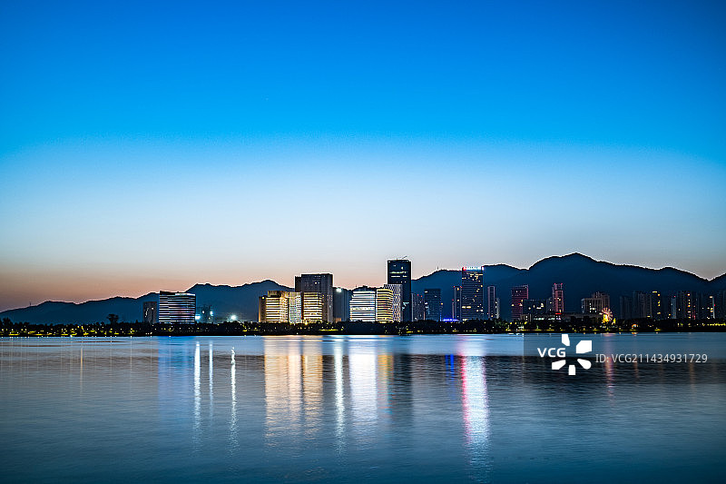 杭州富阳区CBD夜景图片素材