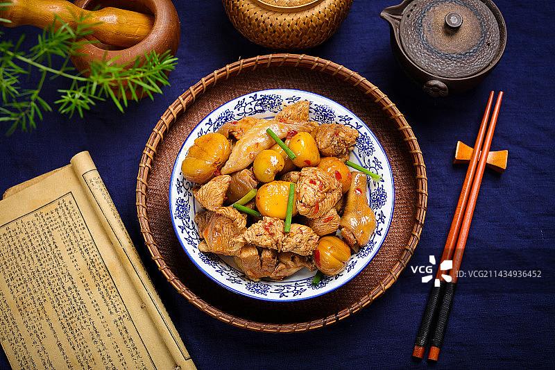美味特色菜板栗焖鸡肉图片素材