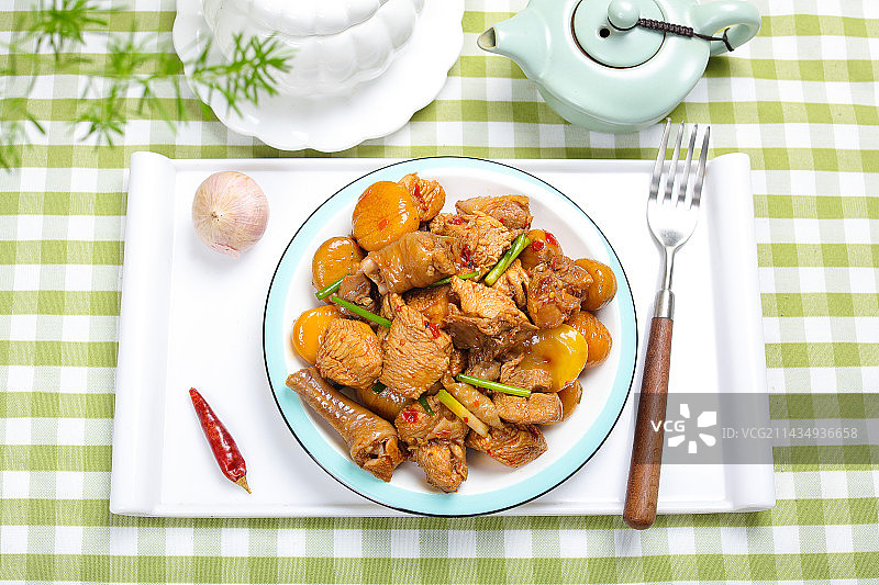 特色农家菜黄焖板栗鸡图片素材