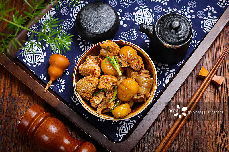 美味下酒菜栗子黄焖鸡肉图片素材