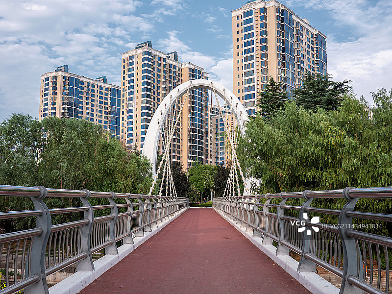 城市中的高层住宅图片素材