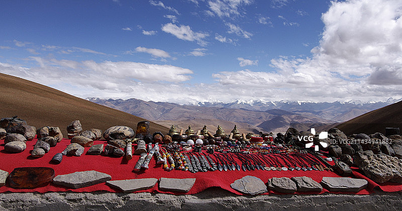 山顶饰品摊图片素材