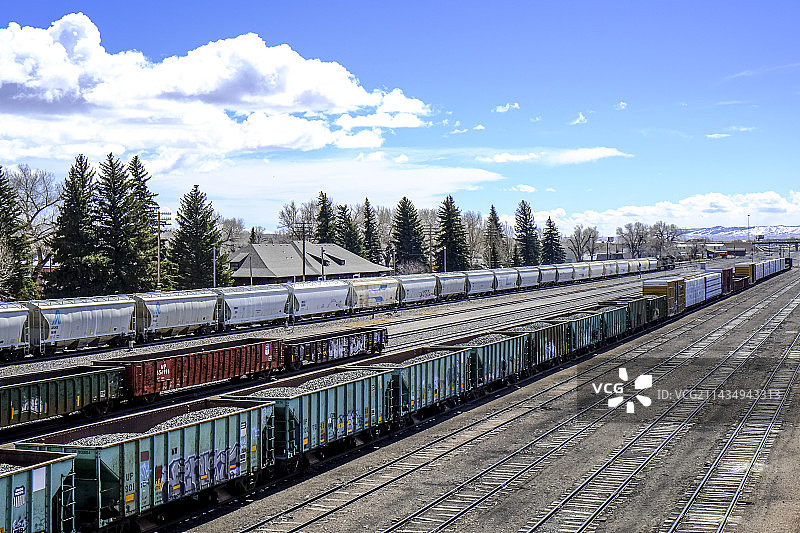 美国西部怀俄明州拉勒米市火车站图片素材