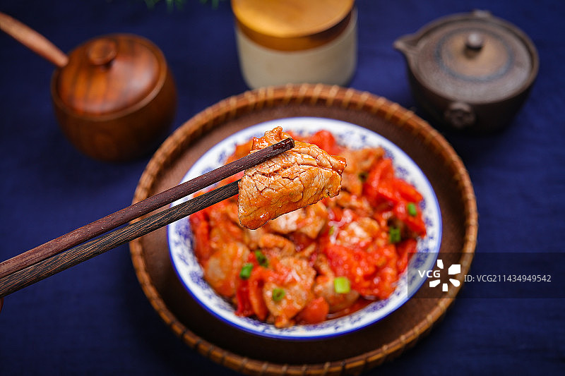 家常小炒菜肴番茄里脊肉片图片素材