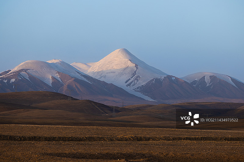 晚霞中的玉珠峰图片素材