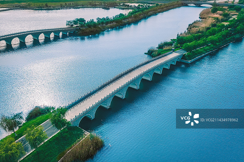 江苏淮安山阳湖公园九孔桥图片素材