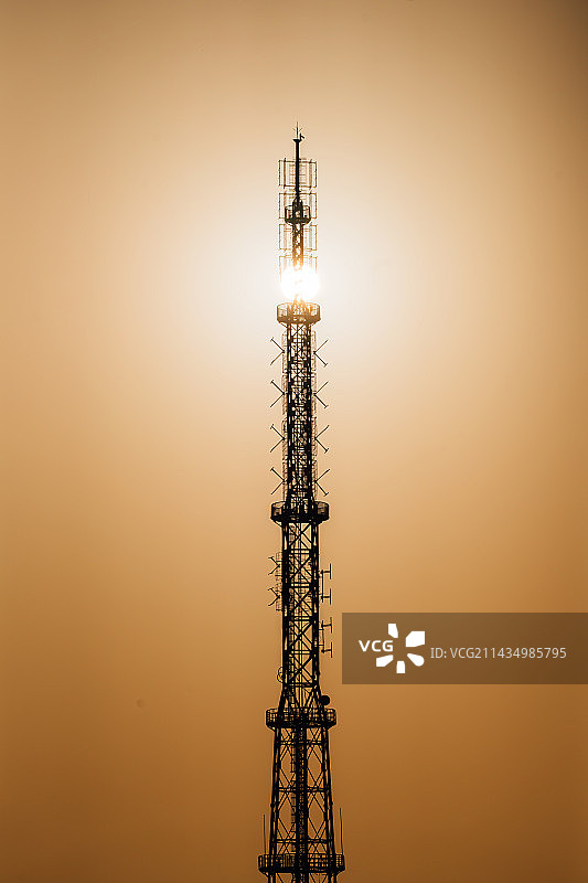 日出电视台信号塔图片素材