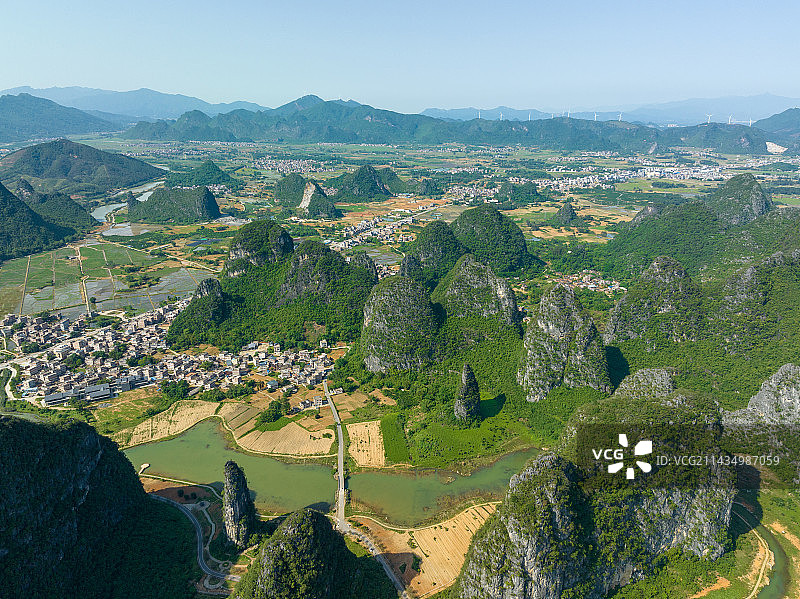 航拍贺州市钟山县水墨田园图片素材