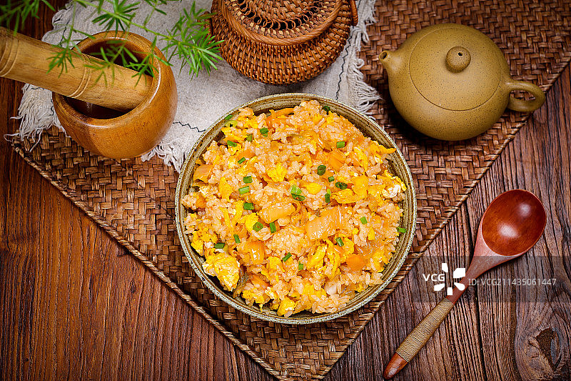 特色炒饭美食韩式泡菜蛋炒饭图片素材