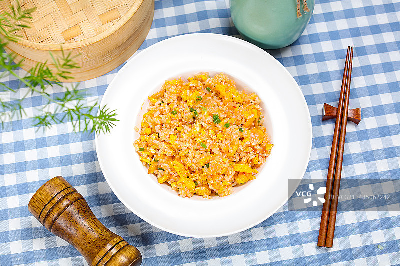 家常美食炒饭泡菜蛋炒饭图片素材