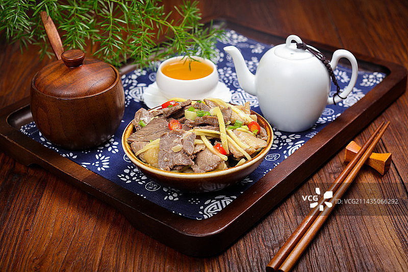 营养美味家常菜爆炒姜丝牛肉图片素材