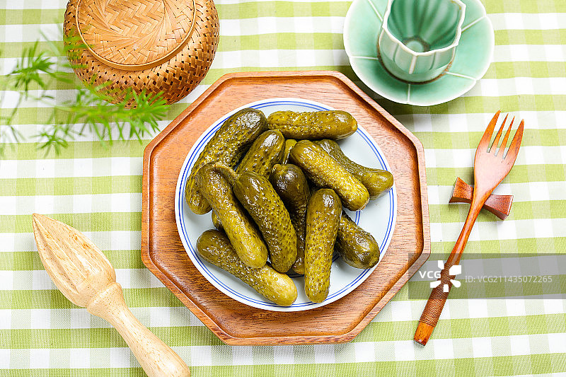 家常腌菜小吃腌小黄瓜图片素材