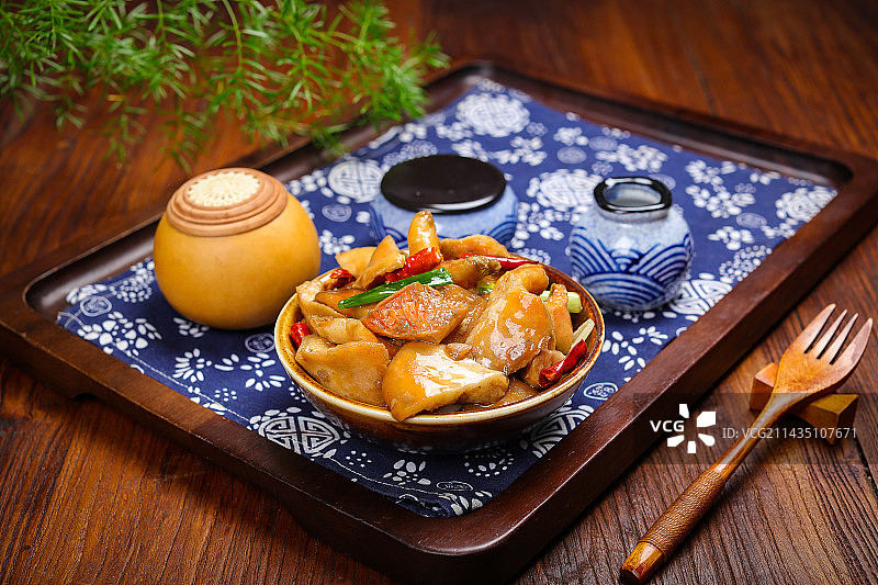 美味云南特色菜炒野生菌小炒谷熟菌图片素材