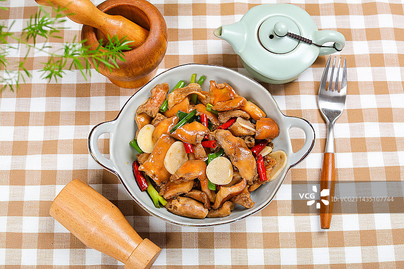 特色美食菜肴小炒松乳菇图片素材