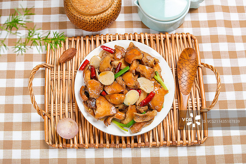 美味特色菜炒野山菌小炒谷熟菌图片素材