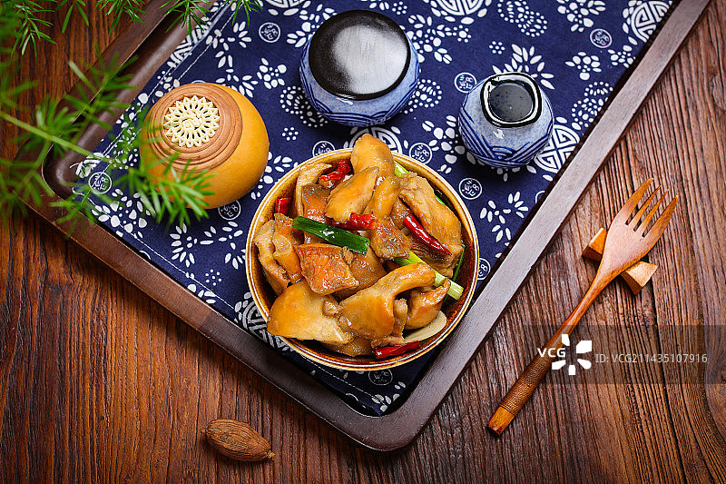特色美食炒菌菇小炒谷黄菌谷熟菌图片素材