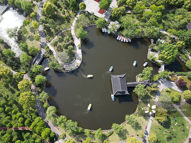 航拍视角下的公园图片素材