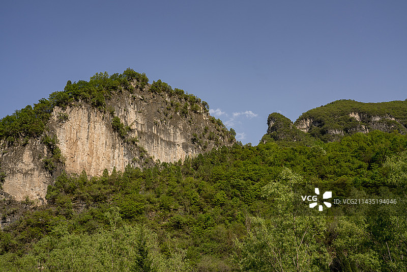 太行山红豆峡，雄山秀水，直壁断崖图片素材