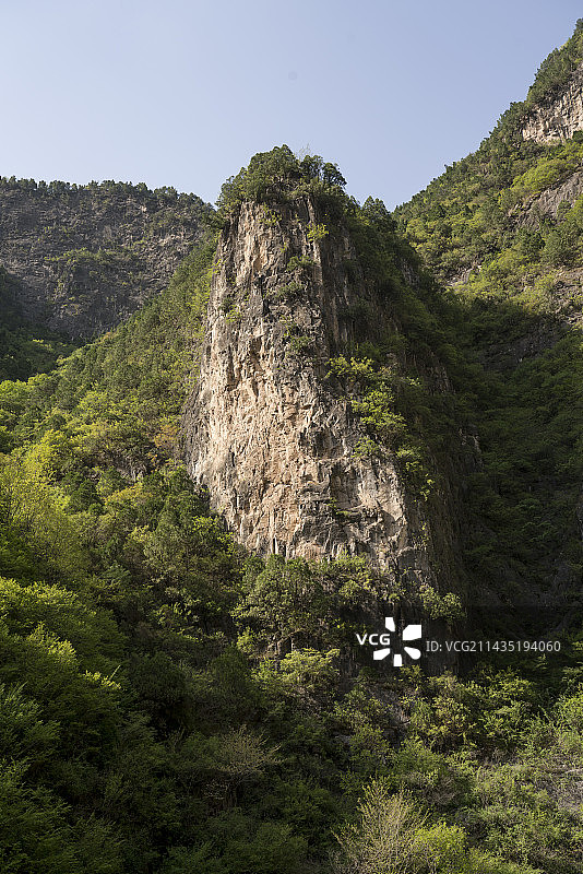 太行山红豆峡，雄山秀水，直壁断崖图片素材