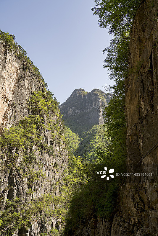 太行山红豆峡，雄山秀水，直壁断崖图片素材