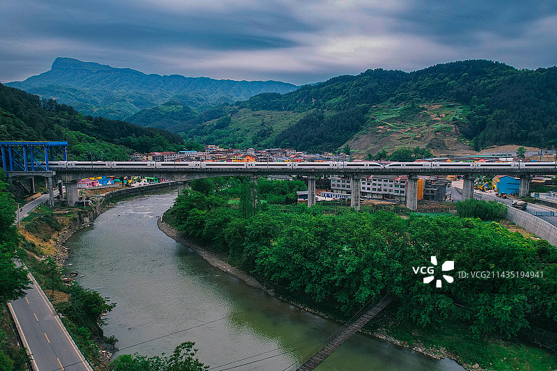 宁强铁锁关镇图片素材