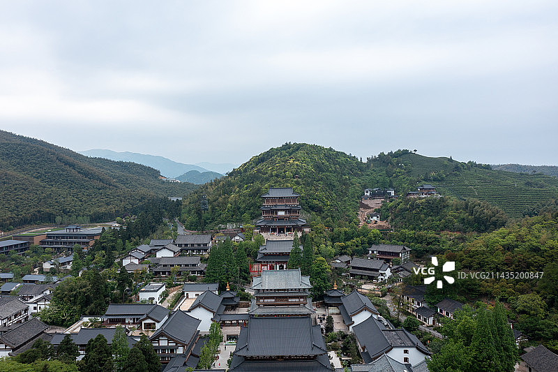 航拍杭州径山寺自然风光图片素材